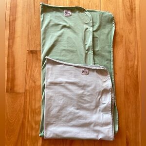 2 pack of Ollie Swaddles. EUC. Green and Light Blue
